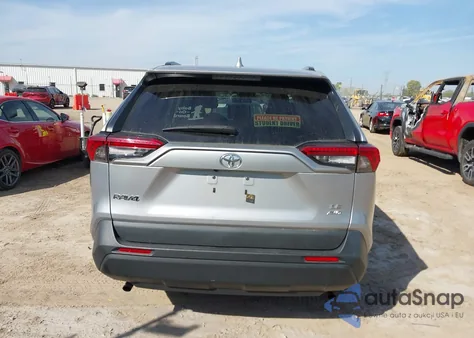 2021 Toyota Rav4 Le z USA, uszkodzony, nr VIN 2T3F1RFV5MC236418